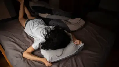 Dor nas costas ao deitar de barriga para baixo