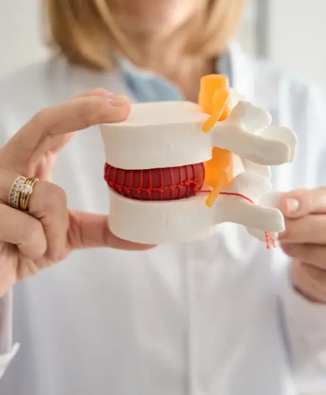 Ortopedista especialista em nervo comprimido na coluna em Goiânia